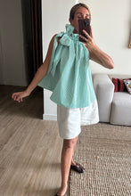 Cargar imagen en el visor de la galería, Top ruffle rayas green
