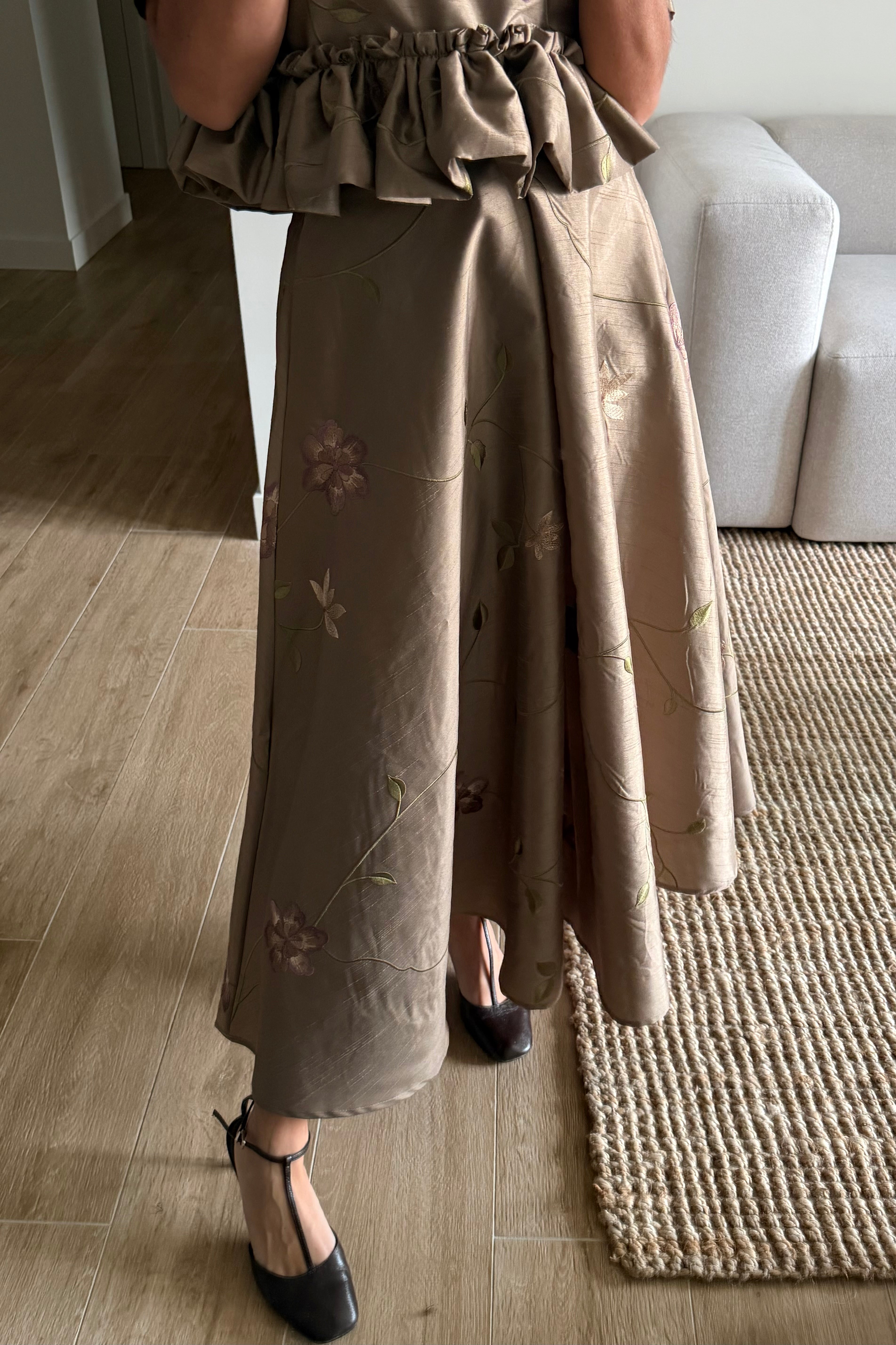 Conjunto cuerpo y falda flores