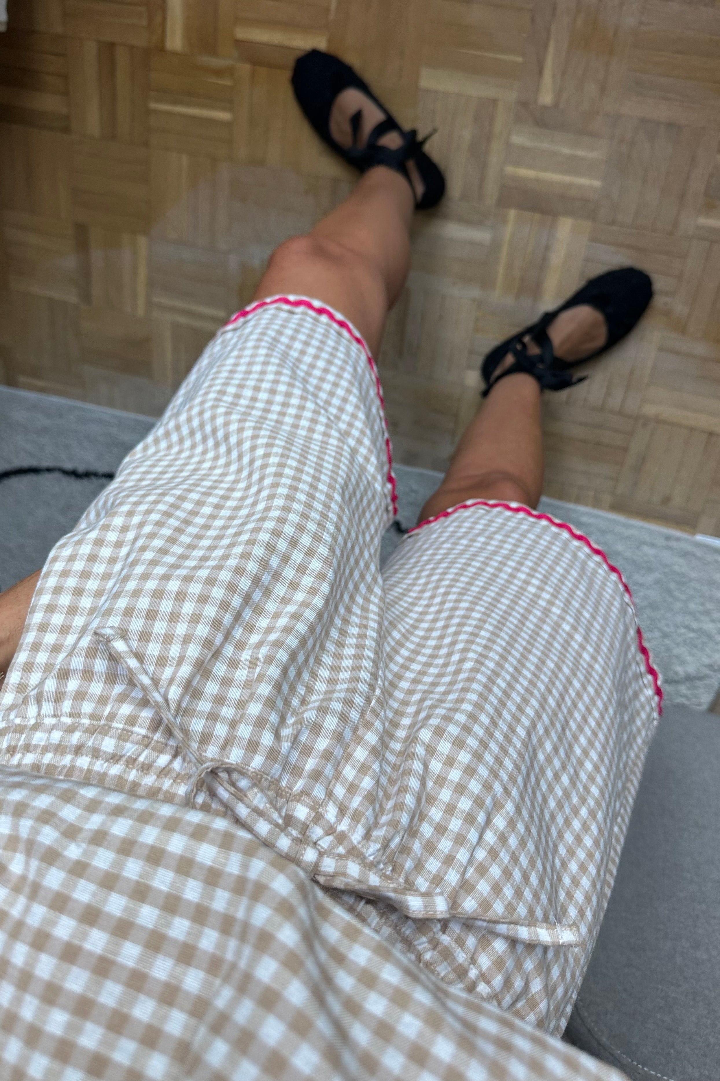 Beige gingham Bermuda shorts