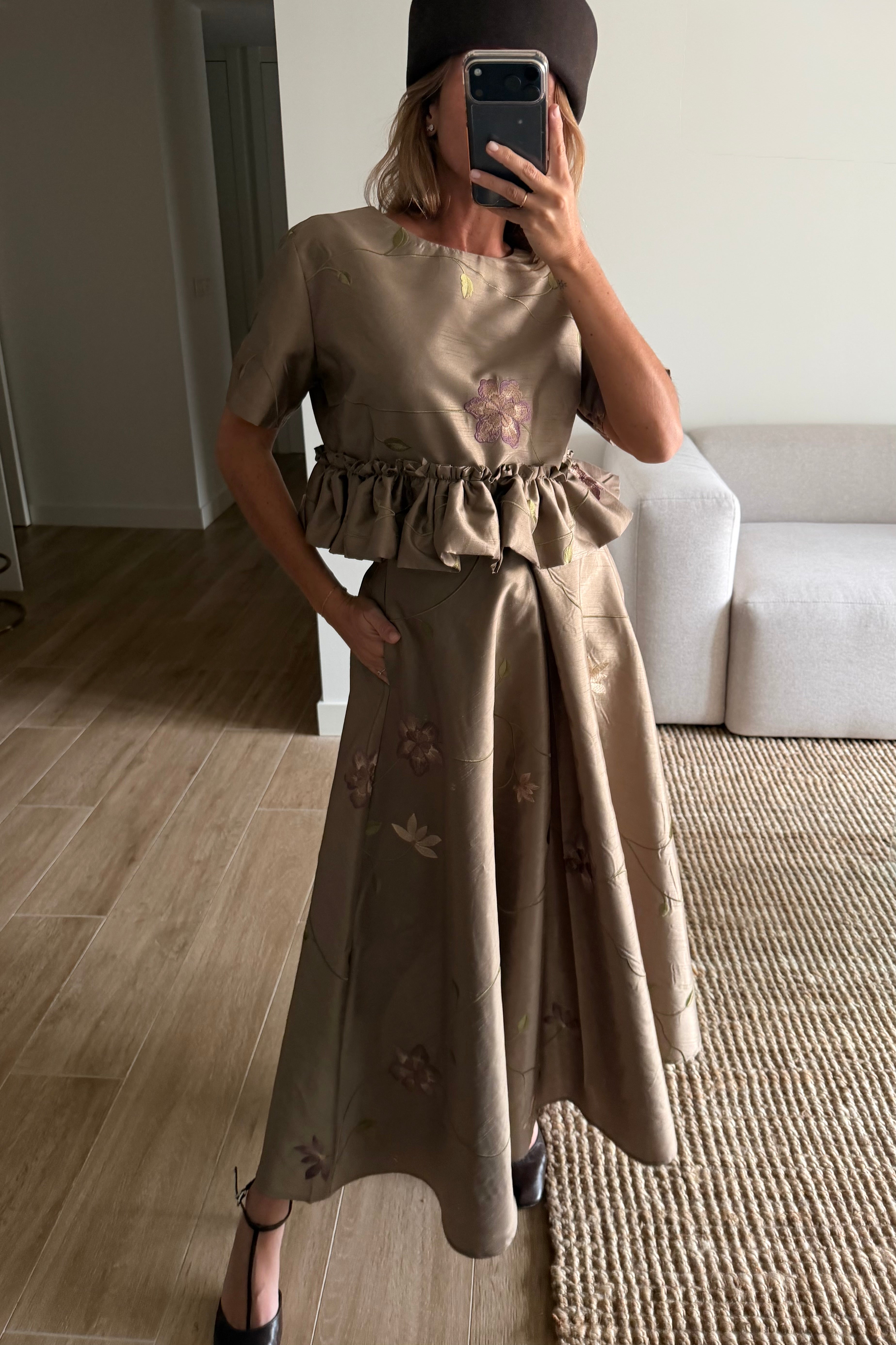 Conjunto cuerpo y falda flores