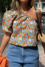Cargar imagen en el visor de la galería, Asymmetric flower power top